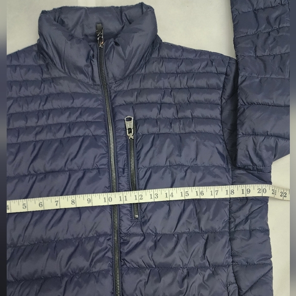 Calvin Klein light Packable Puffer Jacket Size Small - Picture 4 of 9